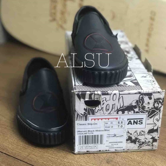 NWT VANS&Marvel Classic Slip On Black Widow W - Picture 7 of 8